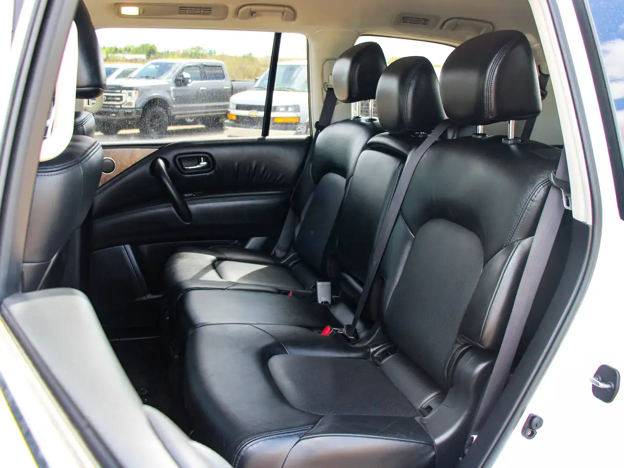 Nissan Armada снимка Nissan Armada