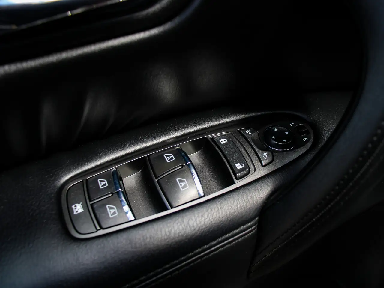 Nissan Armada снимка Nissan Armada
