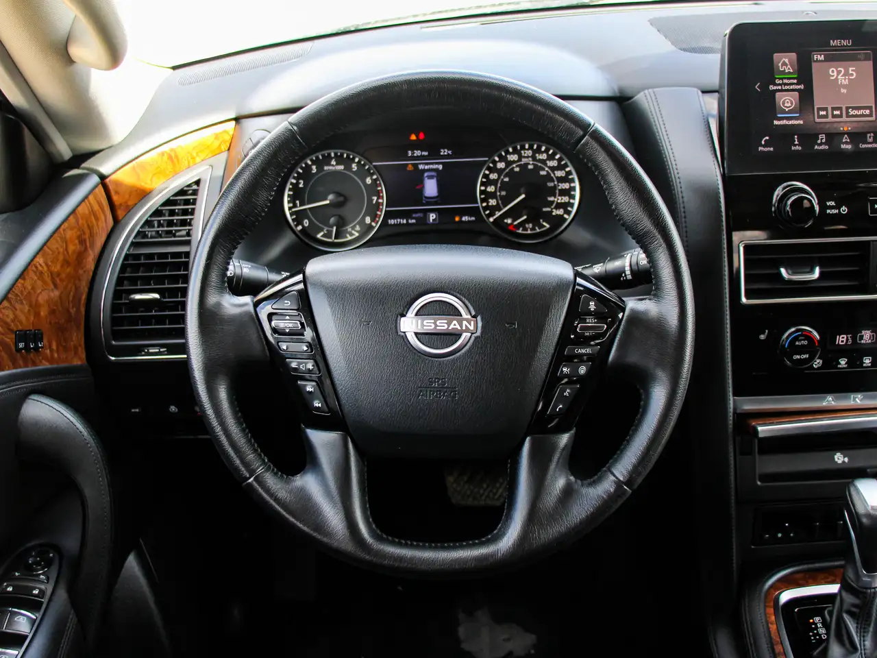 Nissan Armada снимка Nissan Armada