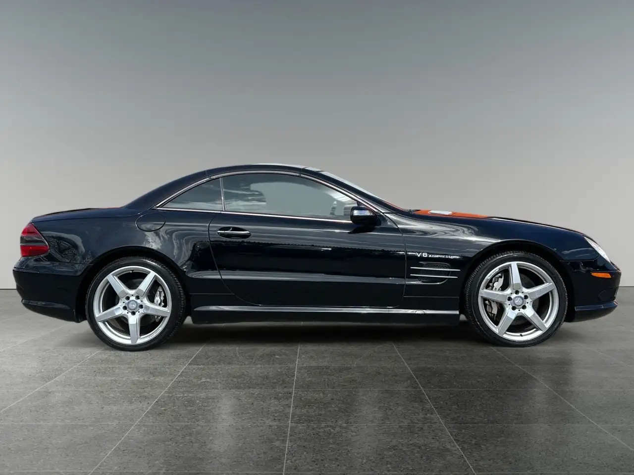 Mercedes-Benz SL снимка Mercedes-Benz SL