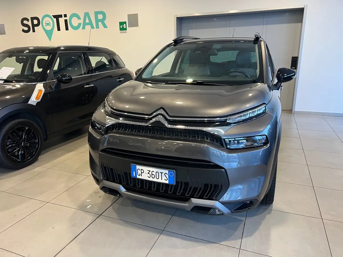 Citroen C3 Aircross C3 Aircross I 2021 1.5 bluehdi Shine Pack s Gris - 2