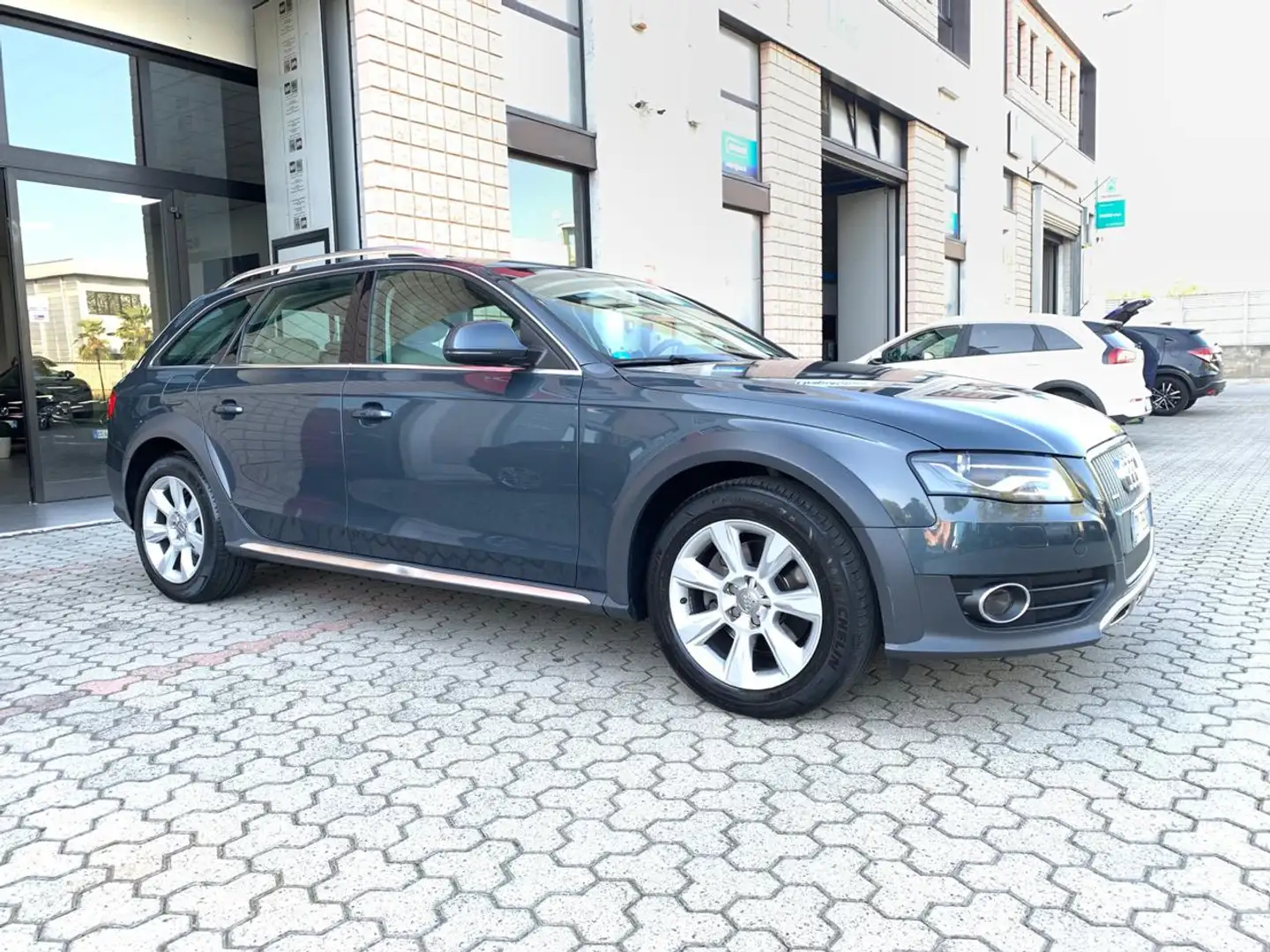 Audi A4 allroad 3.0 TDI S tronic  C.Autom. Tetto Apribile Panoram. Gris - 2
