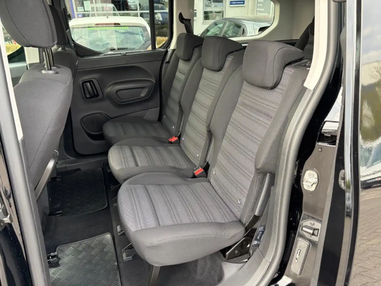 Opel Combo Life E Ultimate 7-Sitzer Navi Apple CarPlay Android Aut 14
