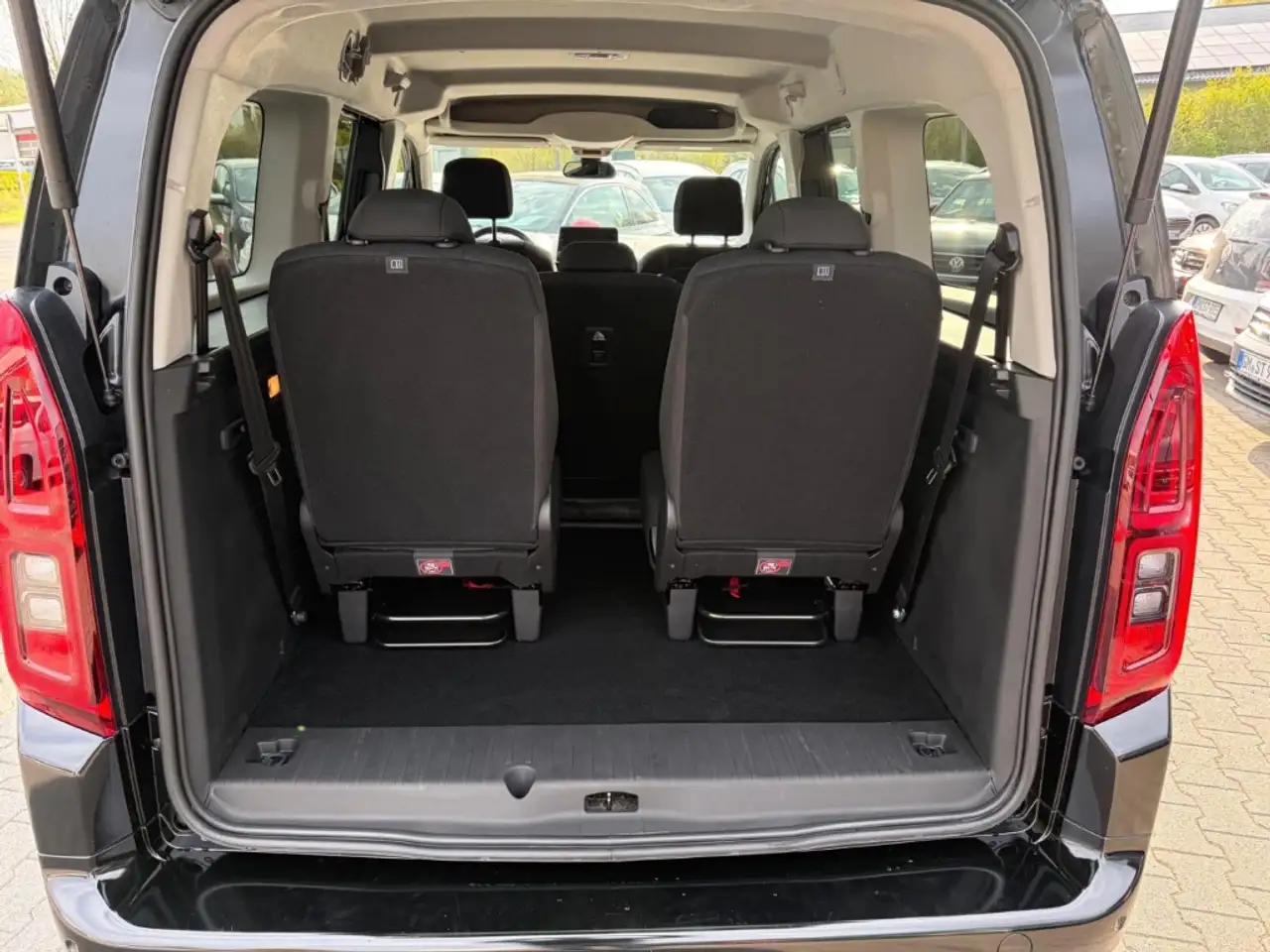Opel Combo Life E Ultimate 7-Sitzer Navi Apple CarPlay Android Aut 13