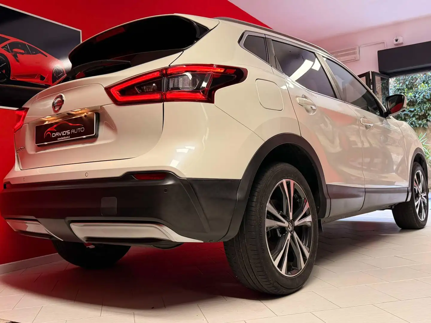 Nissan Qashqai Qashqai 1.5 dci N-Connecta 110cv Wit - 2