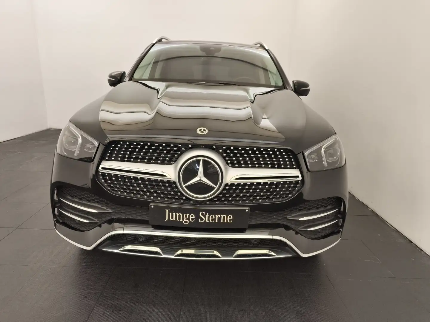 Mercedes-Benz GLE 400 GLE 400 d 4M AMG Airmatic Burmester Multibeam Sitz Černá - 2