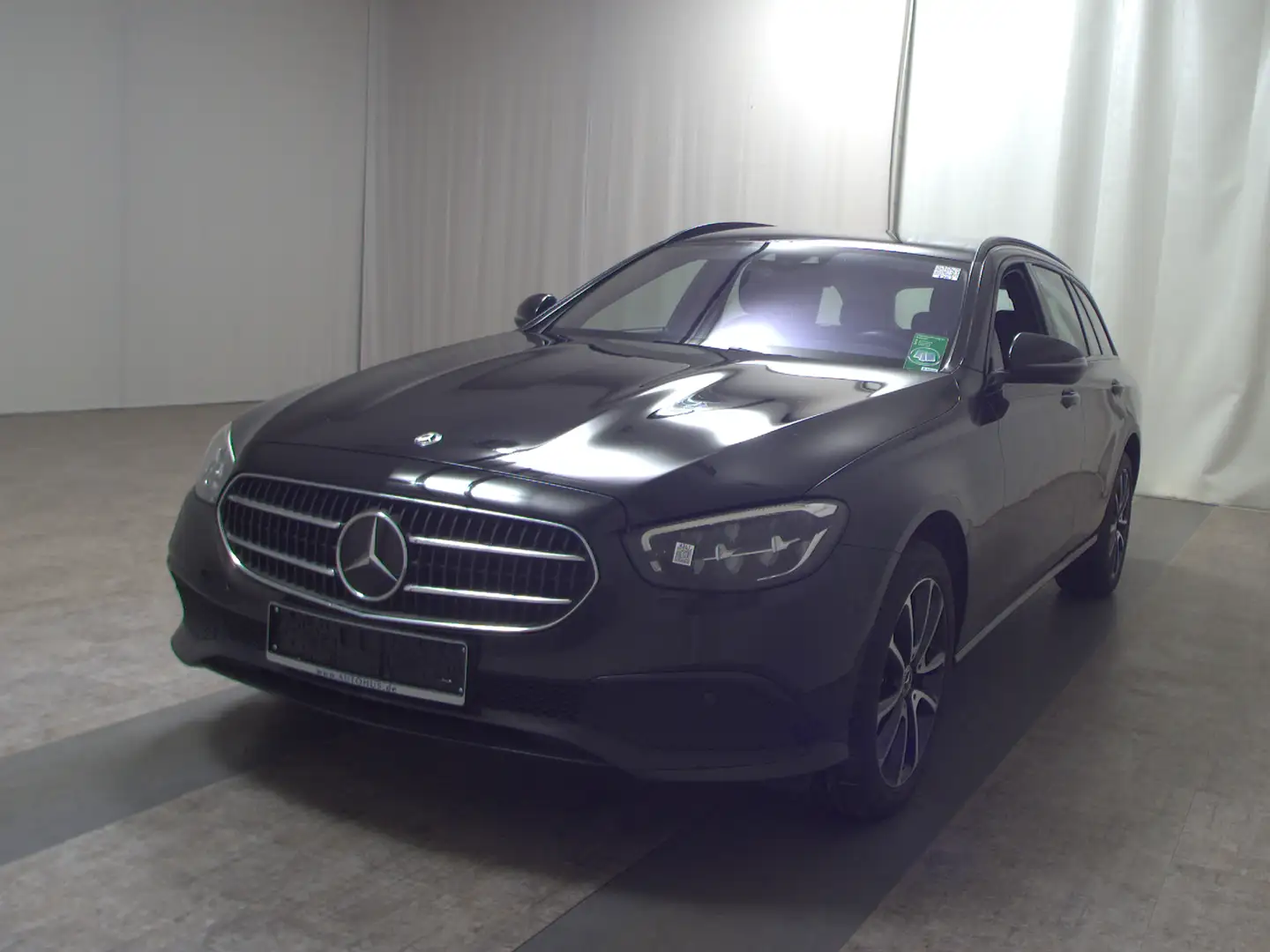 Mercedes-Benz E 220 T d Navi LED Widescreen RFK StHzg Noir - 2