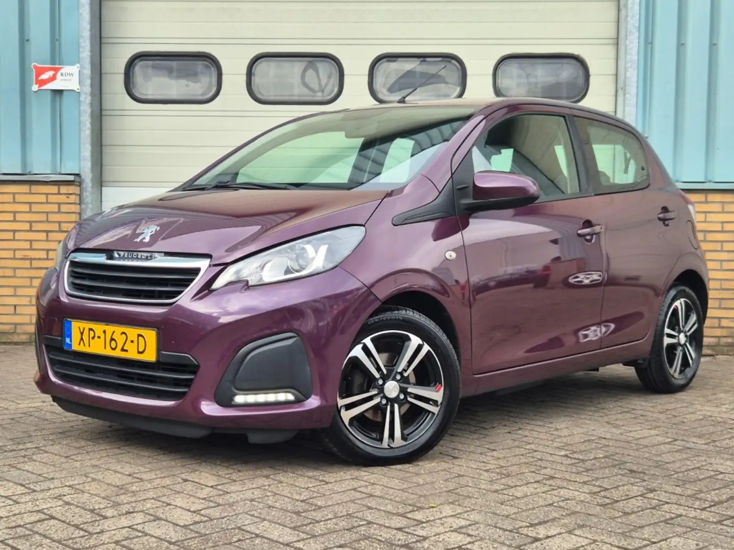 Peugeot 108 1.0 E-VTI ENVY Paars - 1