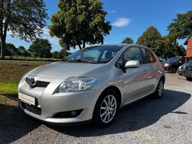 Toyota Auris 1.6 Team*TÜV Neu* 1Hd*AHK*