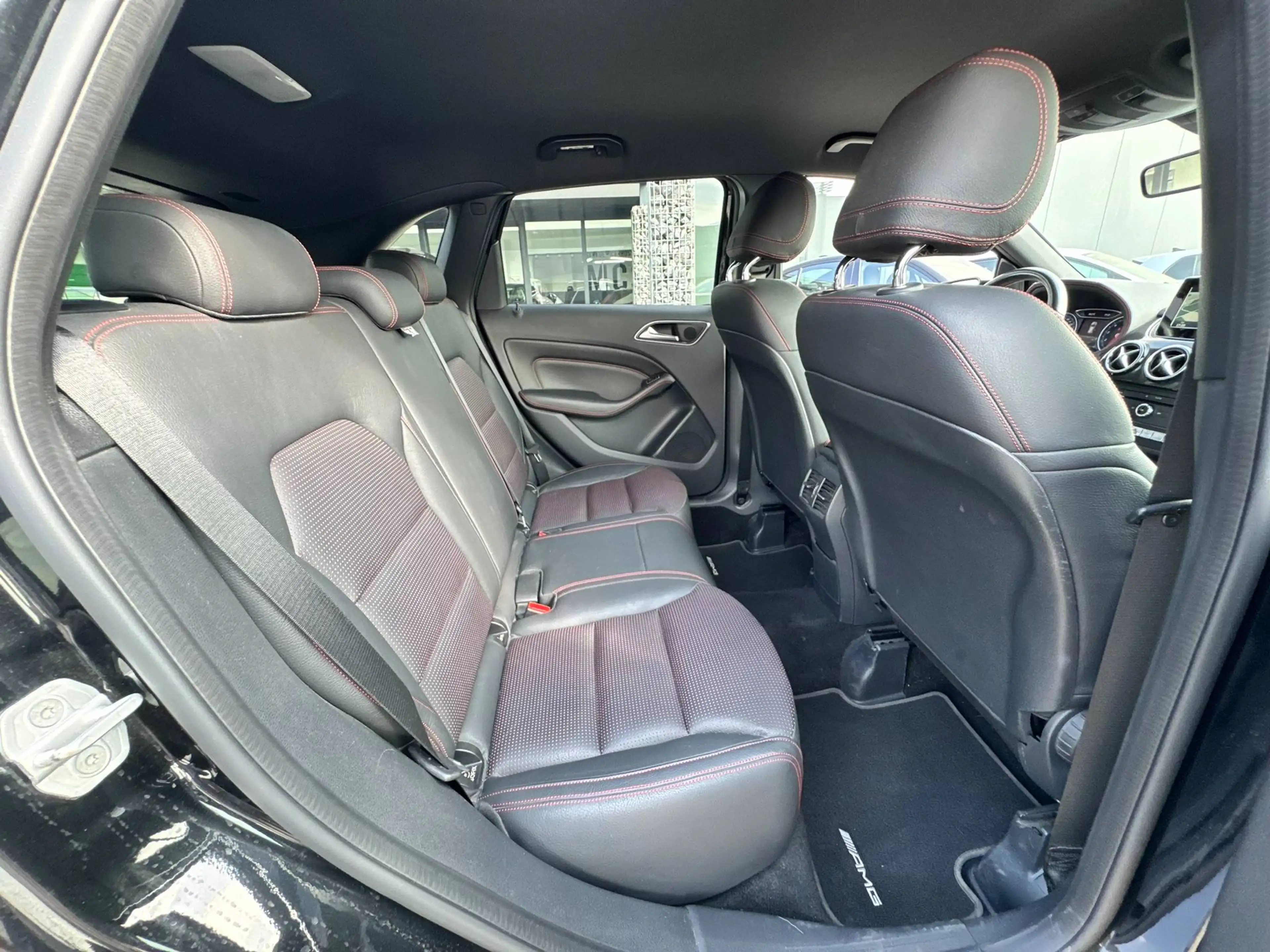 Mercedes-Benz B 200 AMG LINE / BLACK PACK / NAVIGATIE / CAMERA / PDC / WAARBORG — photo 11