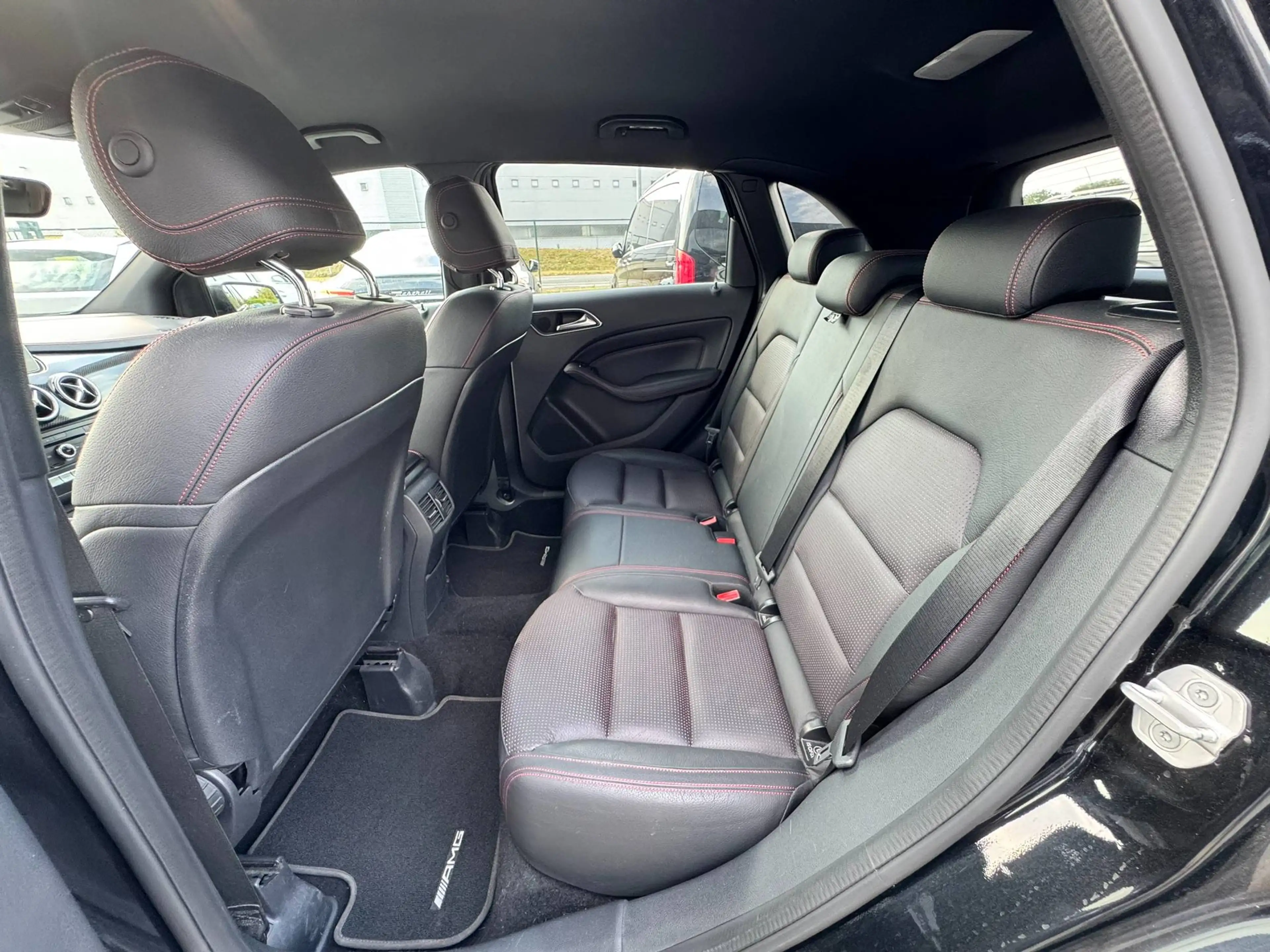 Mercedes-Benz B 200 AMG LINE / BLACK PACK / NAVIGATIE / CAMERA / PDC / WAARBORG — photo 15