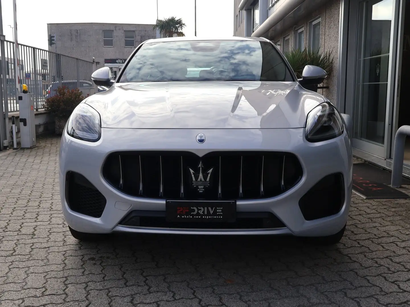 Maserati Grecale GT Hybrid 300 CV Gris - 2