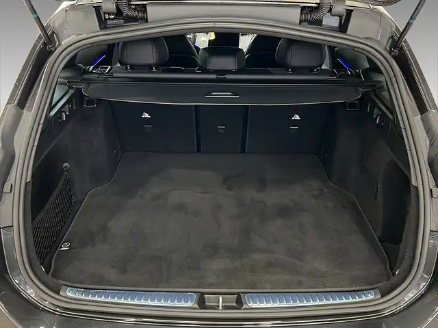 Mercedes-Benz C Class view 8