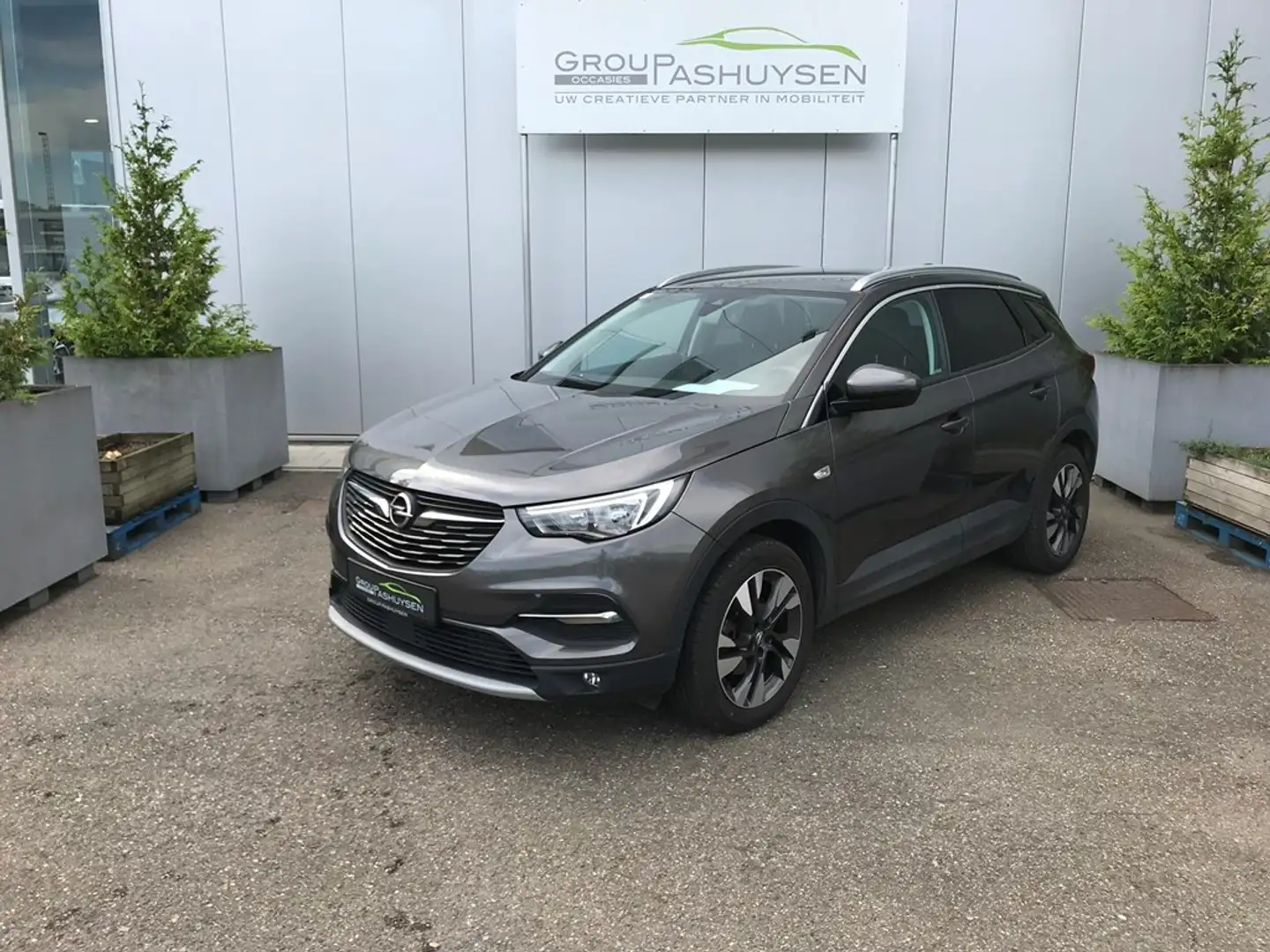 Opel Grandland X Turbo 1.2cc 130pk Grijs - 1