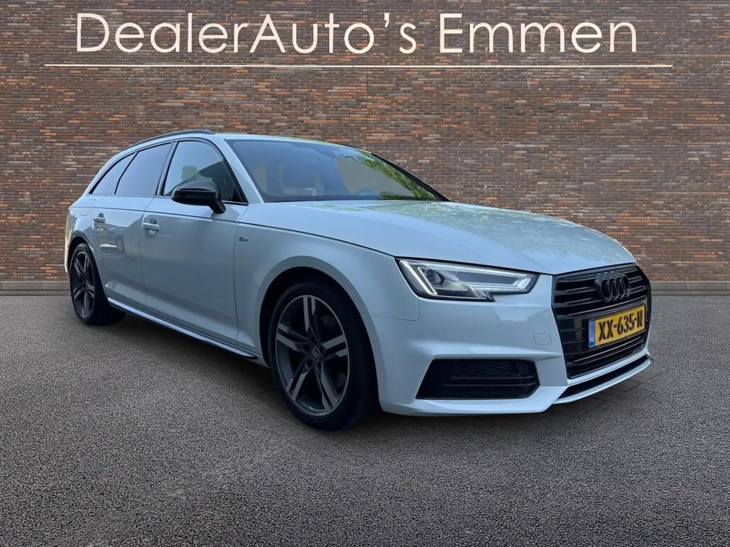 Audi A4 Avant 2.0 TFSI Sport S line black edition Wit - 1
