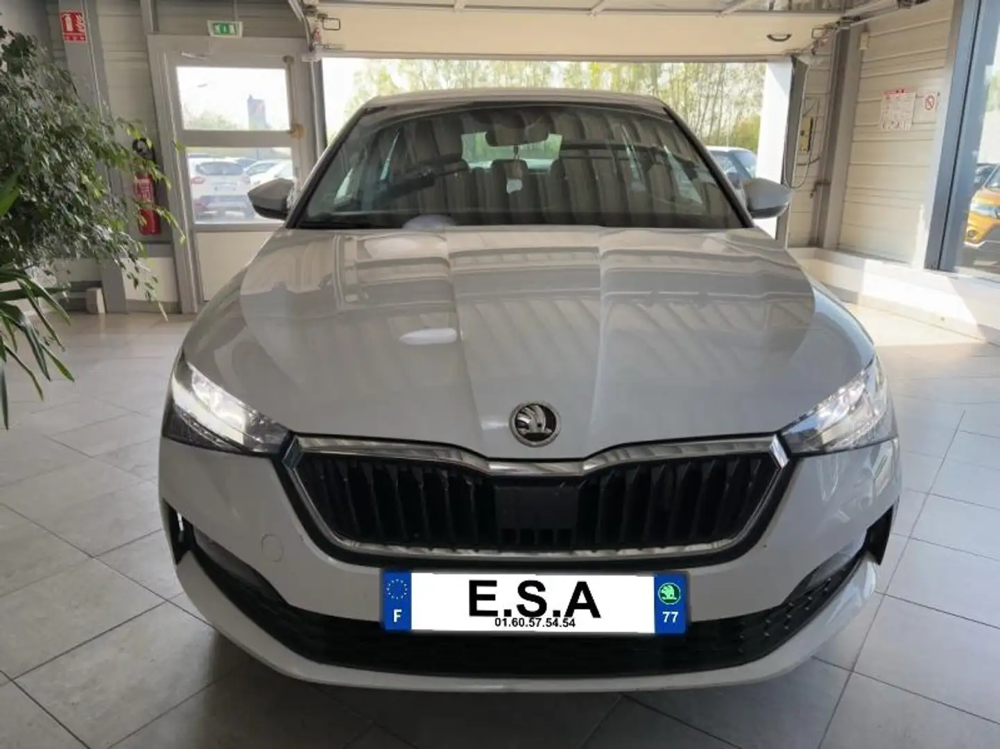 Skoda Scala 1.0 TSI 95ch Ambition Blanc - 1