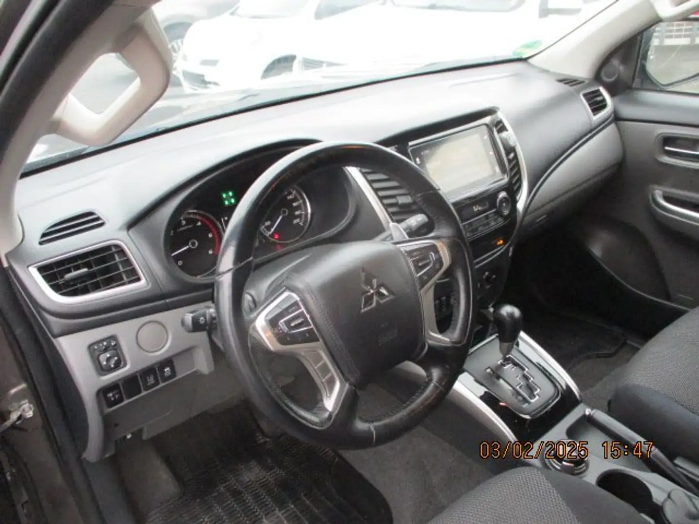 Mitsubishi L200 Pick Up 4x4 Autm. Double Cab Plus Hnědá - 1
