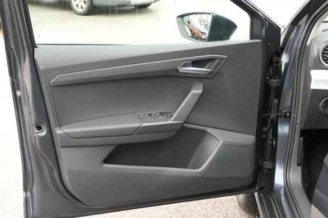 Seat Arona view 5