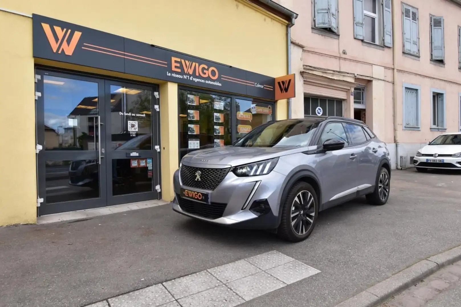 Peugeot 2008 GENERATION-II ELECTRIC6 GT-LINE 135 77PPM KWH ACTI Gris - 2