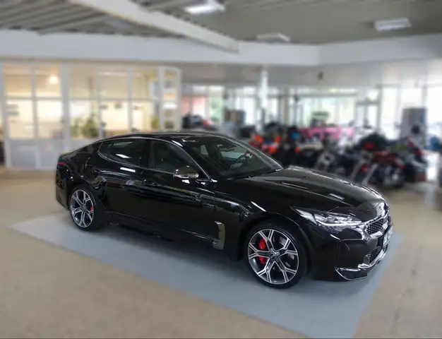 Kia Stinger GT 4WD; NAV/ PANO/ AAC/ KAM/ HuD/ H&K