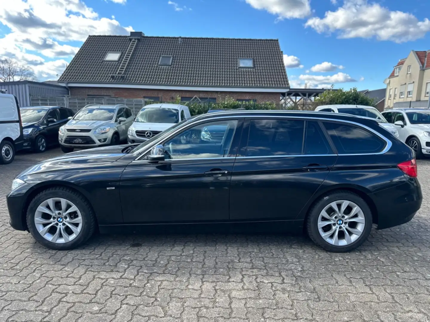 BMW 320 d | Luxury Line | M | Head Up | Pano | Leder Schwarz - 2