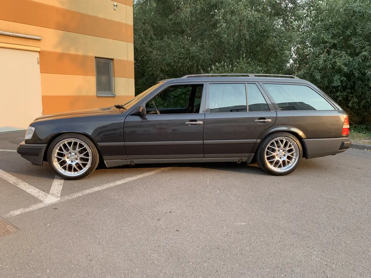 Mercedes-Benz E 230 E-Klasse TE, foto 1
