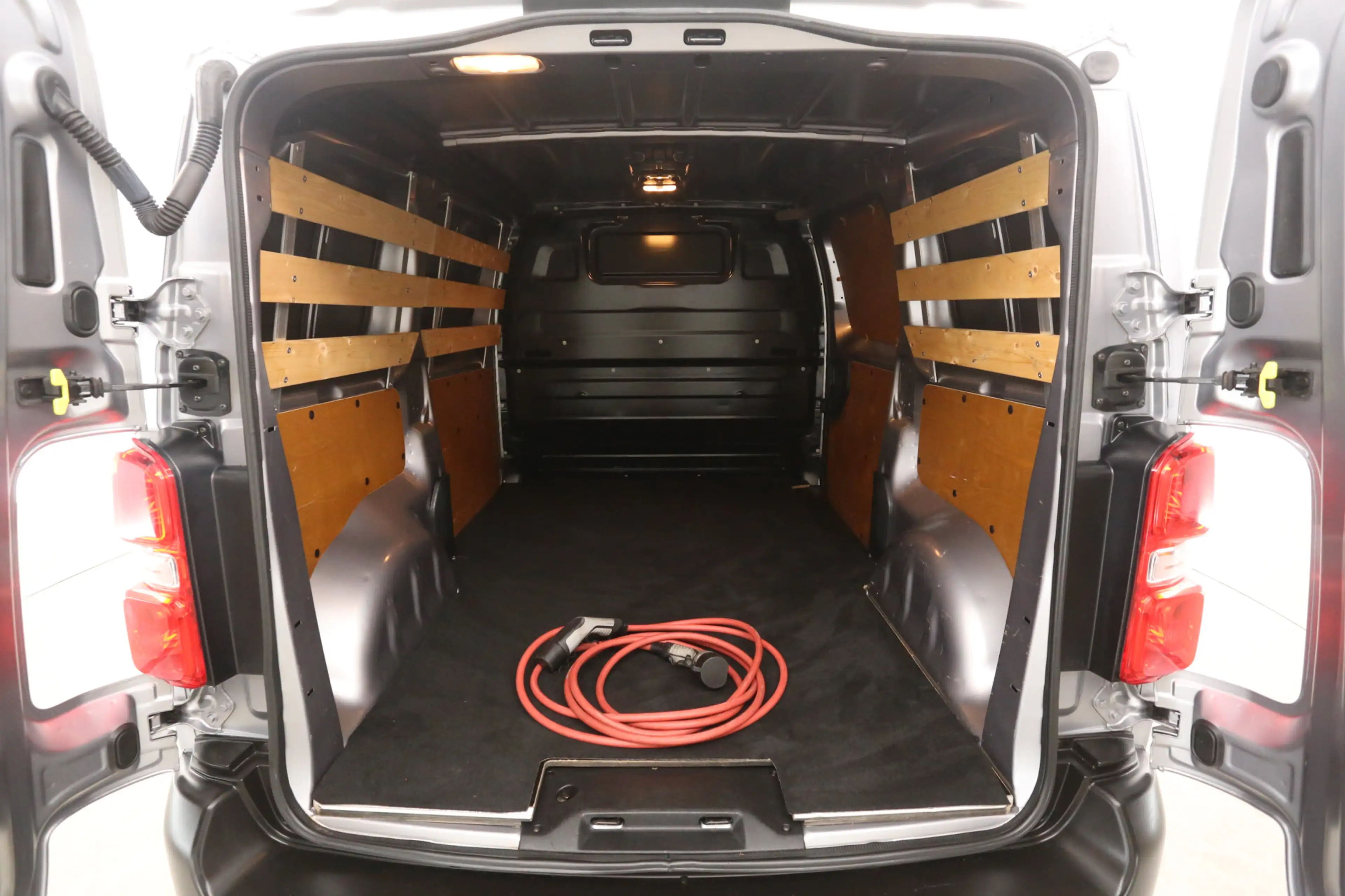 Peugeot e-Expert Toyota ProAce Extra Range 75 kWh L2H1 | Snelladen — photo 3