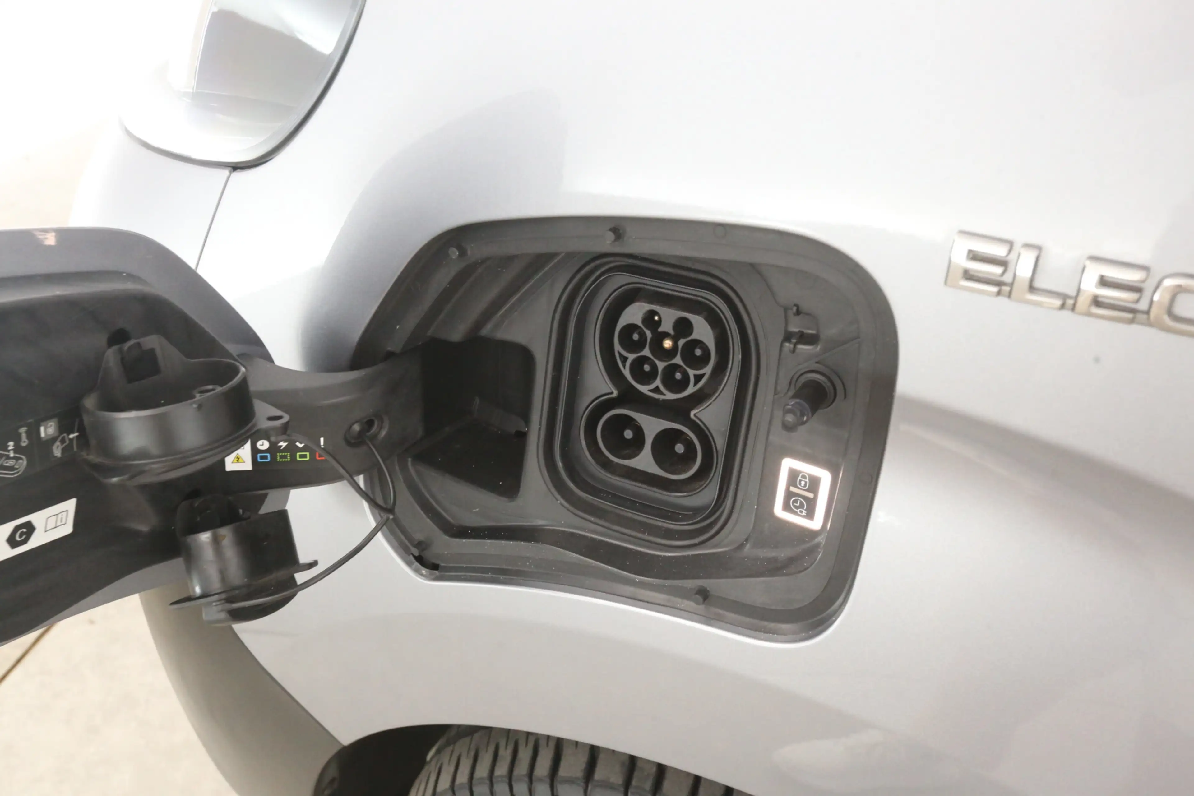 Peugeot e-Expert Toyota ProAce Extra Range 75 kWh L2H1 | Snelladen — photo 7