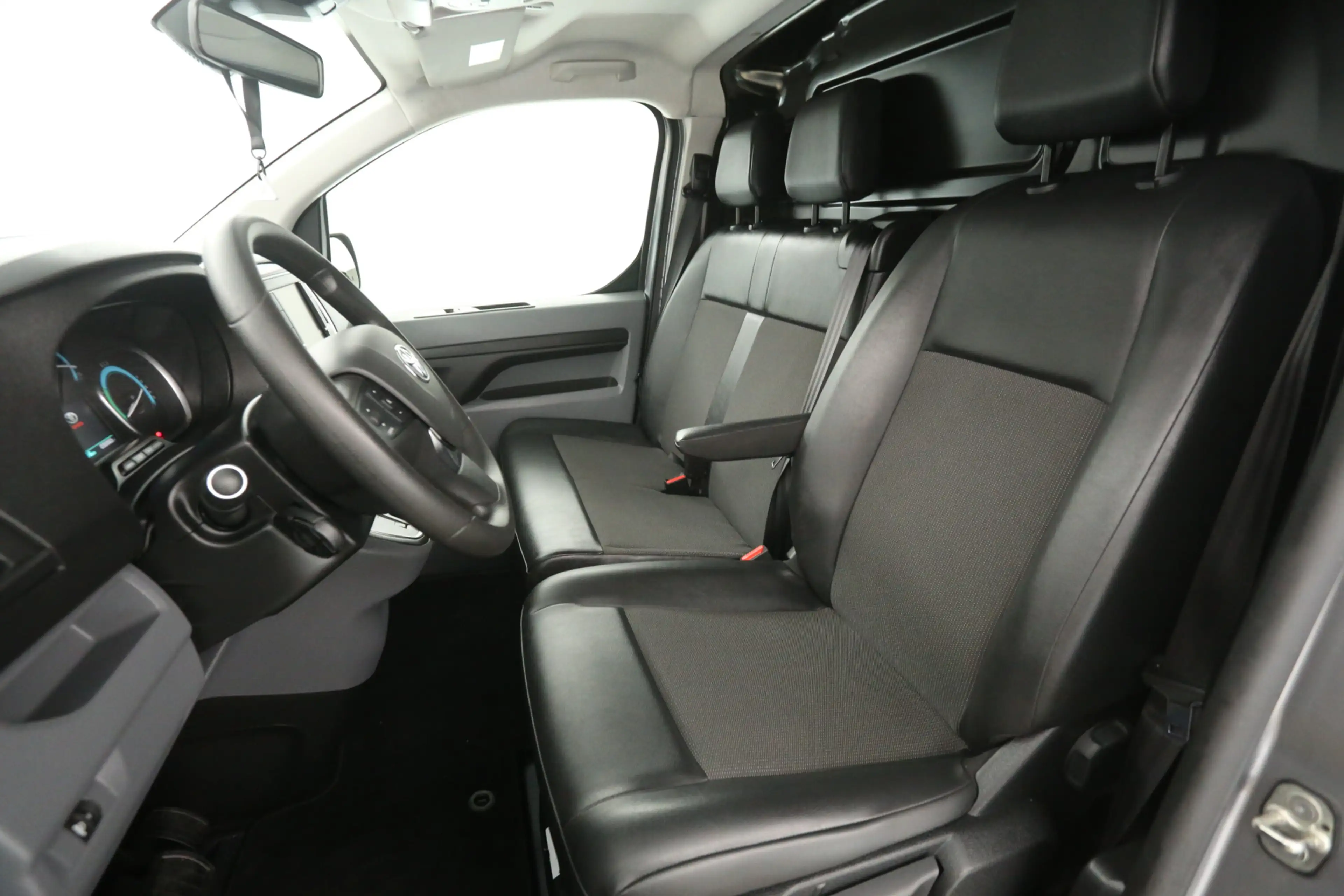 Peugeot e-Expert Toyota ProAce Extra Range 75 kWh L2H1 | Snelladen — photo 11
