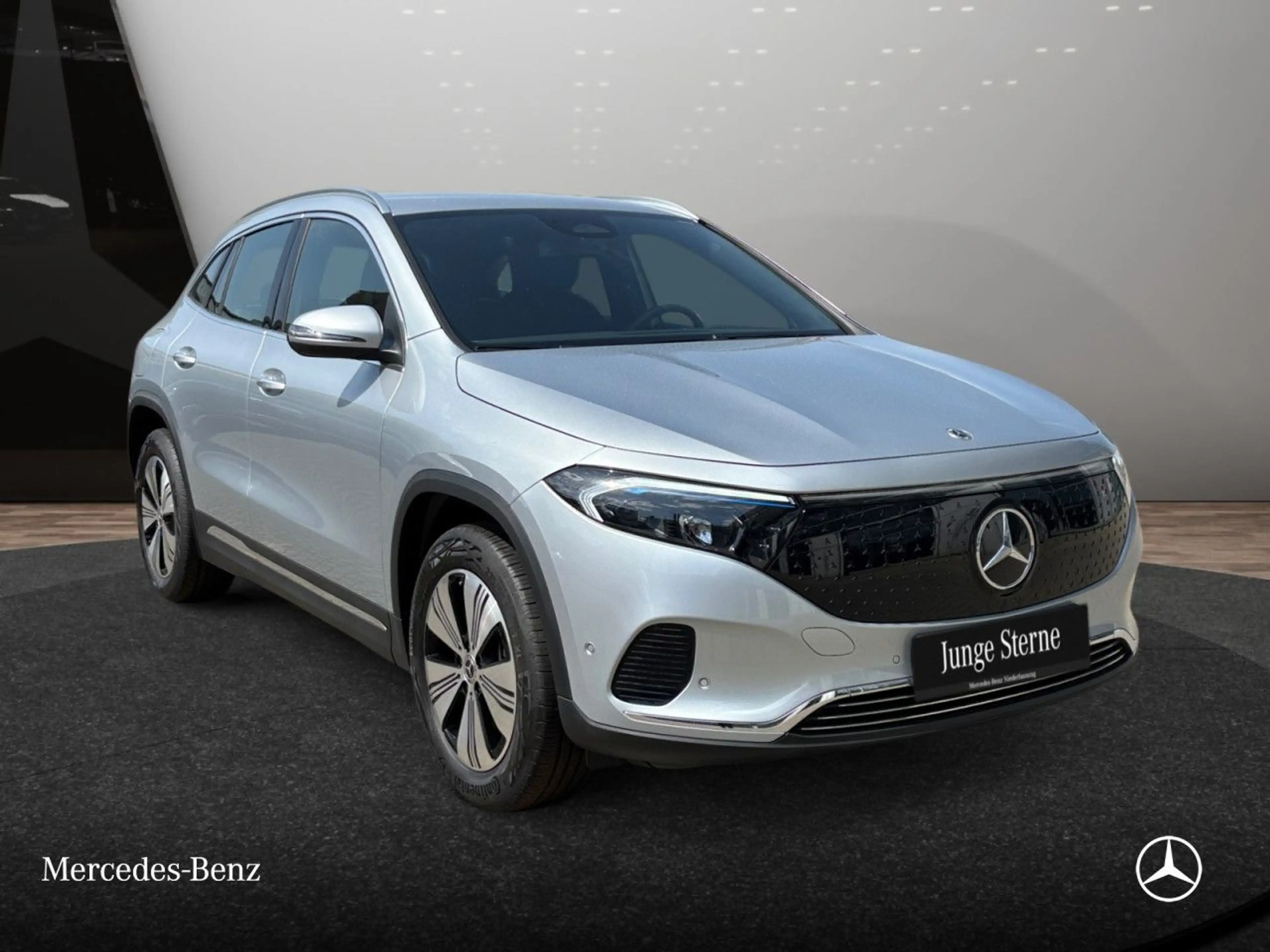 Mercedes-Benz EQA 300 4M PROG+ADVANCED+AHK+KAMERA+SPUR — photo 5