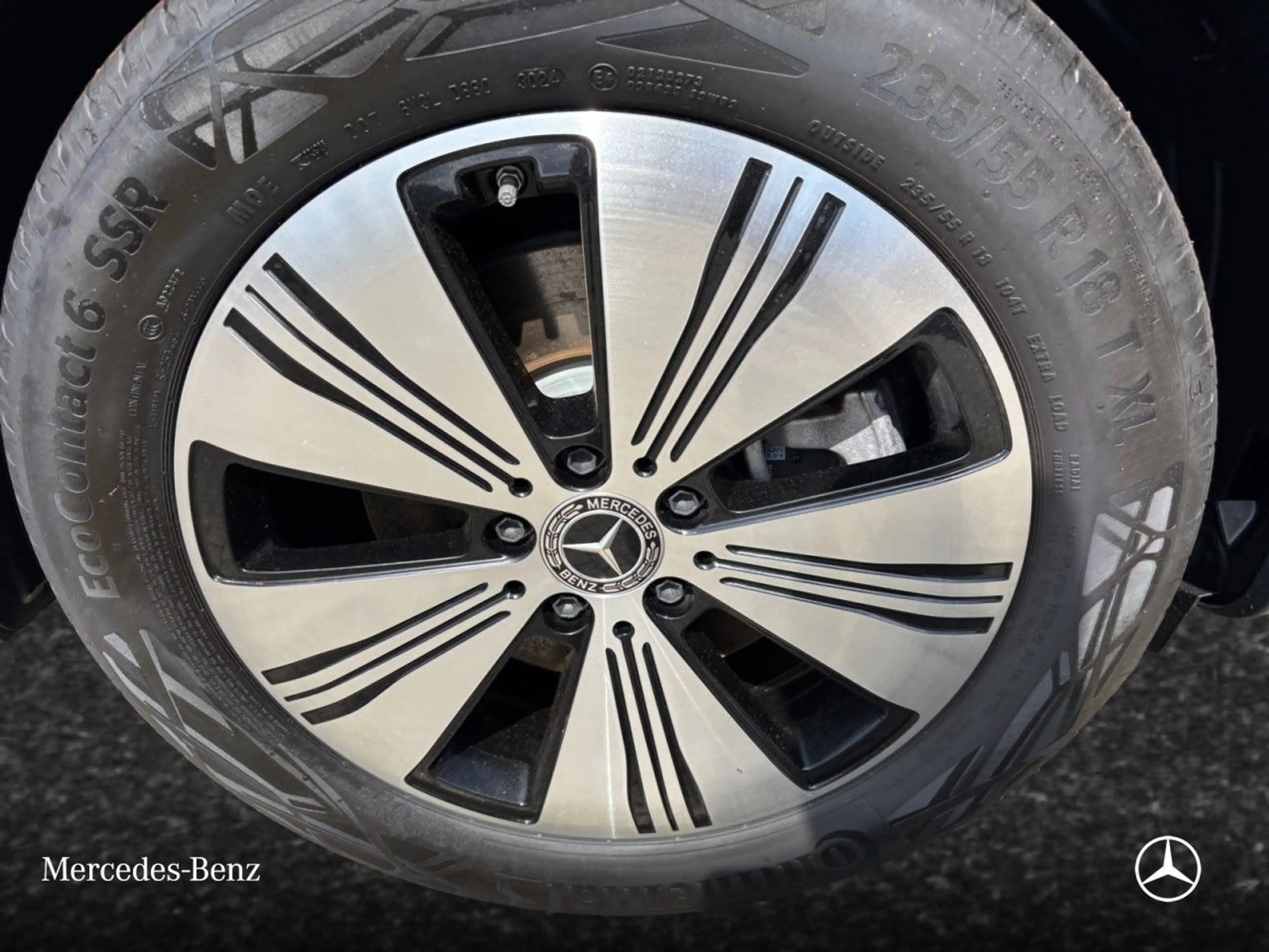 Mercedes-Benz EQA 300 4M PROG+ADVANCED+AHK+KAMERA+SPUR — photo 6