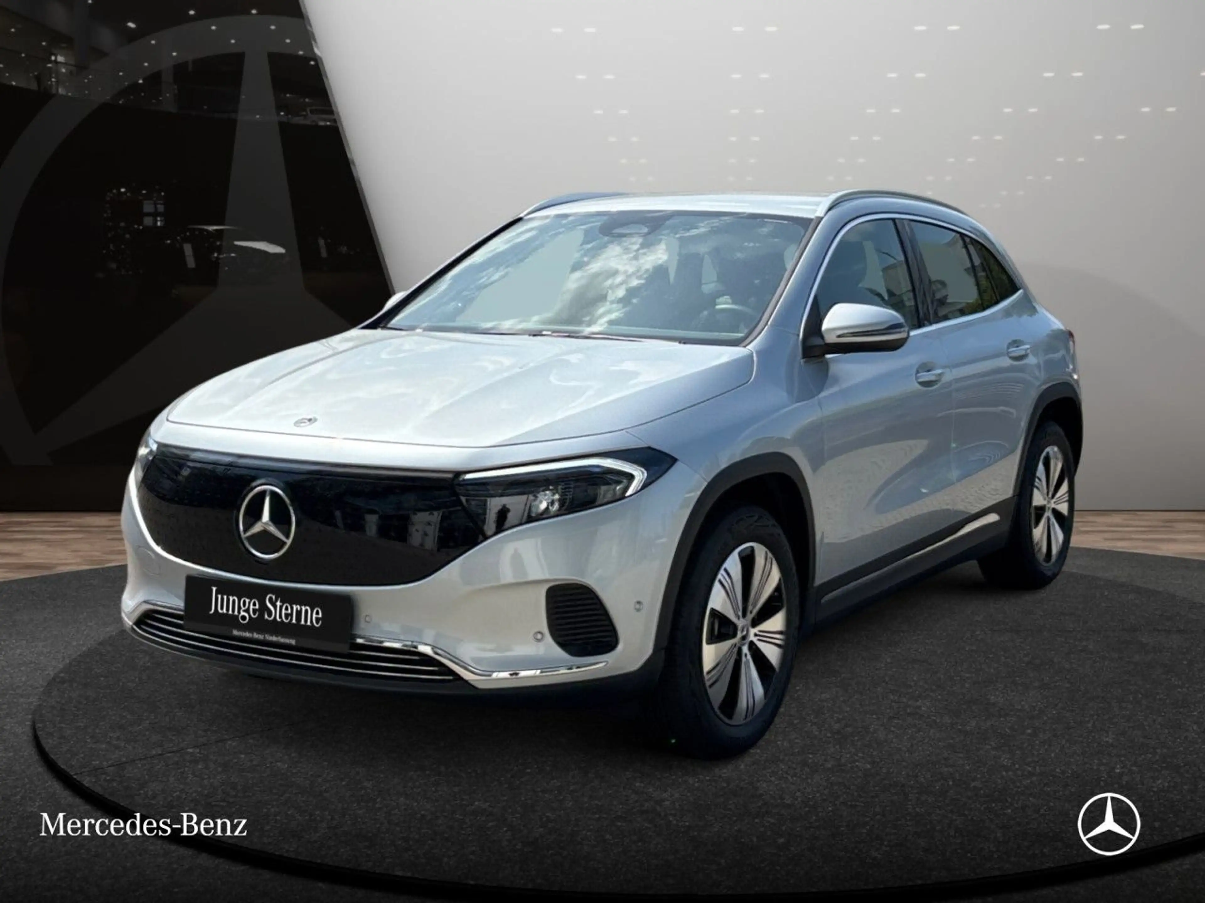 Mercedes-Benz EQA 300 4M PROG+ADVANCED+AHK+KAMERA+SPUR — photo 2