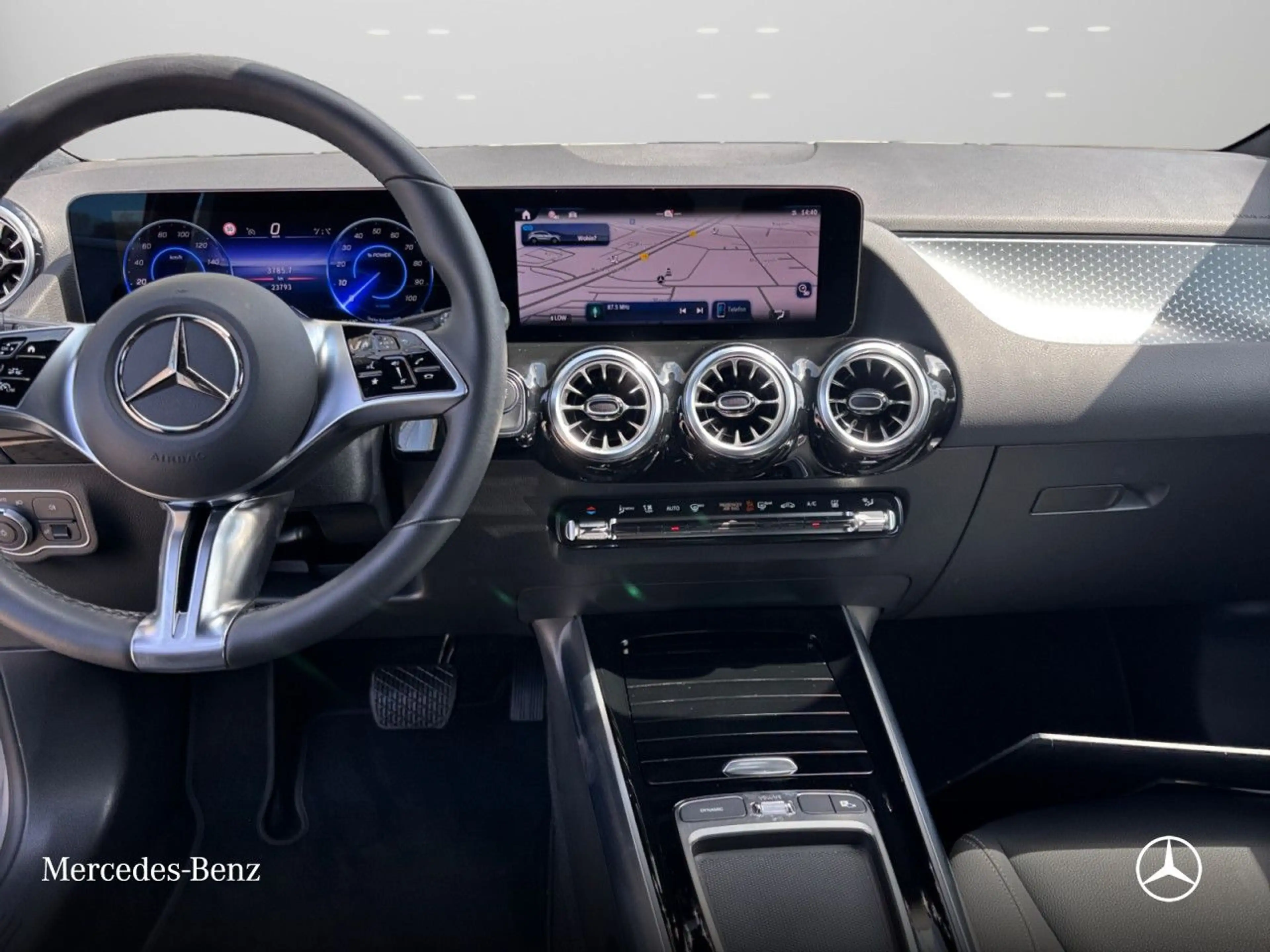 Mercedes-Benz EQA 300 4M PROG+ADVANCED+AHK+KAMERA+SPUR — photo 15