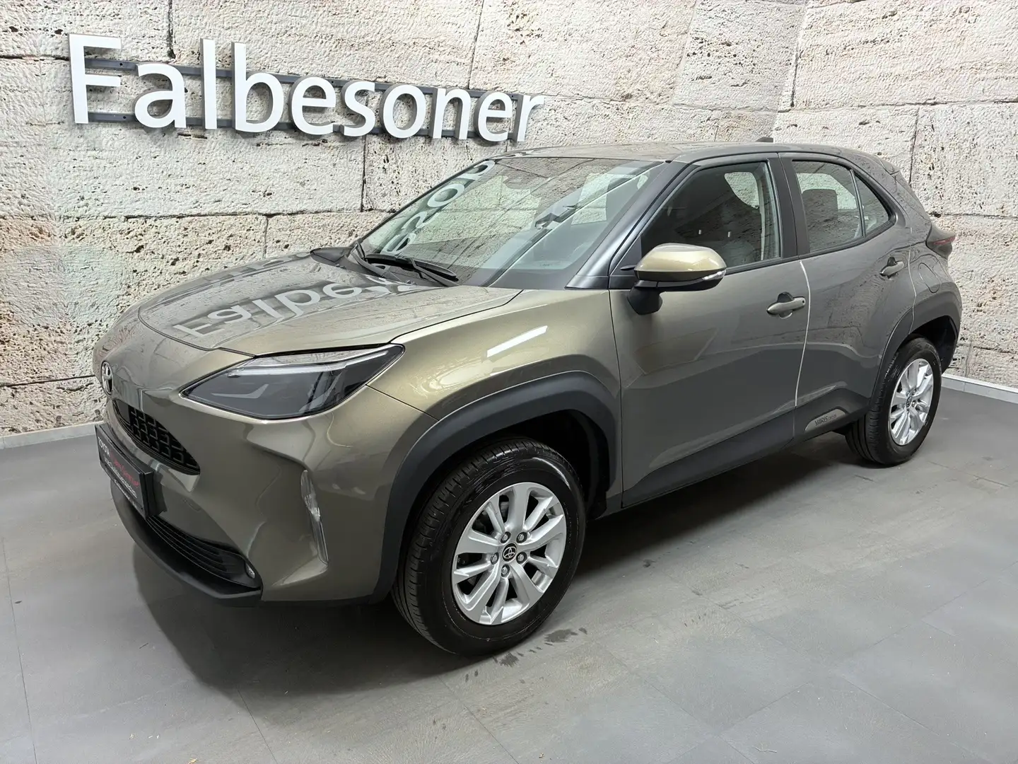Toyota Yaris Cross 1,5 VVT-ie Active + AHK Grün - 1