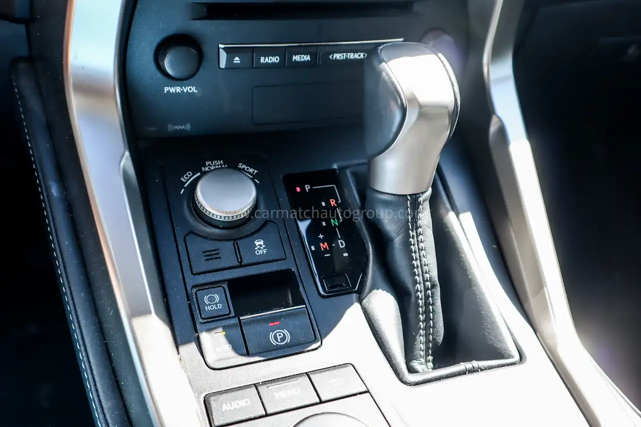 Lexus NX fotografie Lexus NX