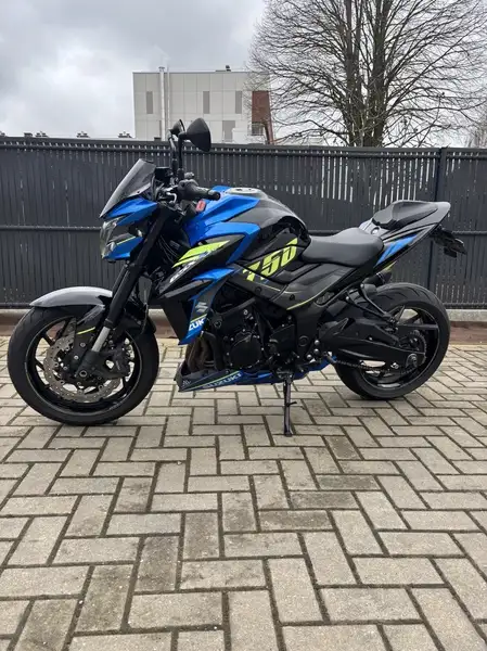 Suzuki GSX-S 750 - foto 2