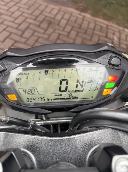 Suzuki GSX-S 750 - foto 6