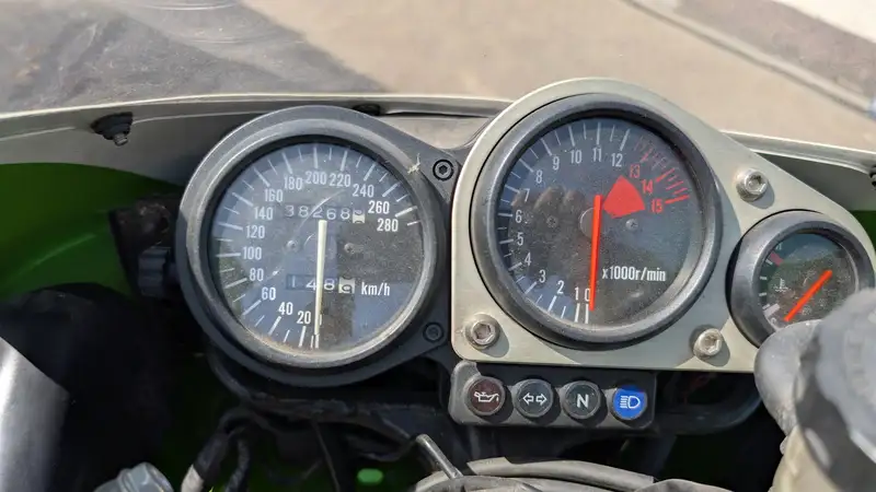 Kawasaki Ninja ZX-7R - foto 3