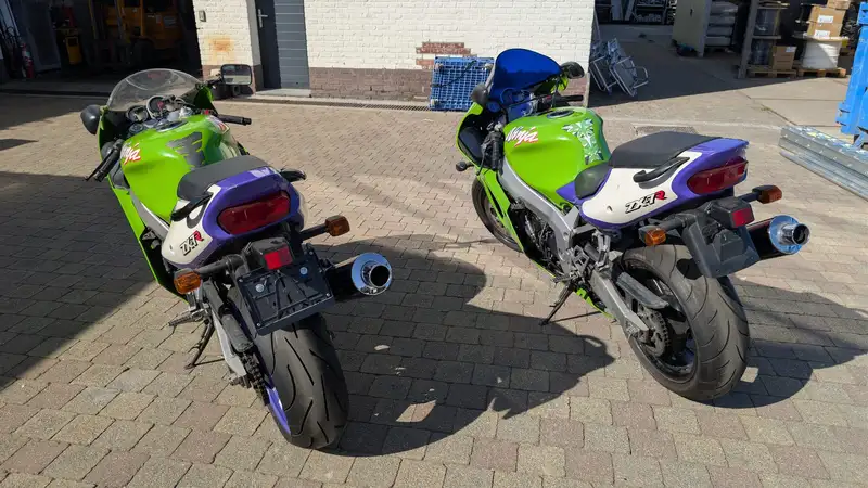 Kawasaki Ninja ZX-7R - foto 2