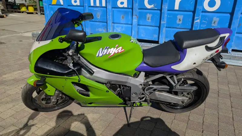 Kawasaki Ninja ZX-7R - foto 8