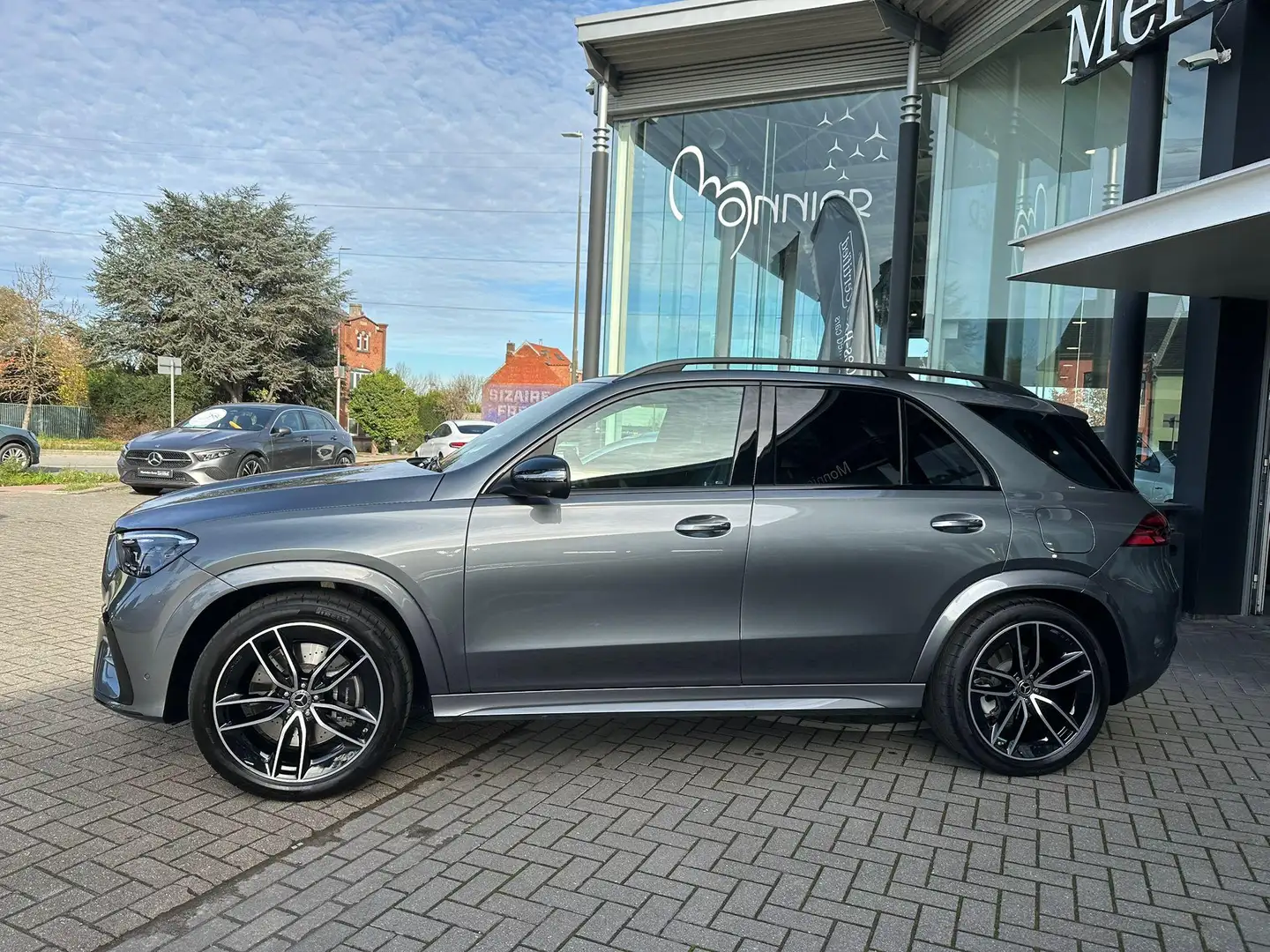 Mercedes-Benz GLE 350 GLE de 4MATIC AMG Line Gris - 2