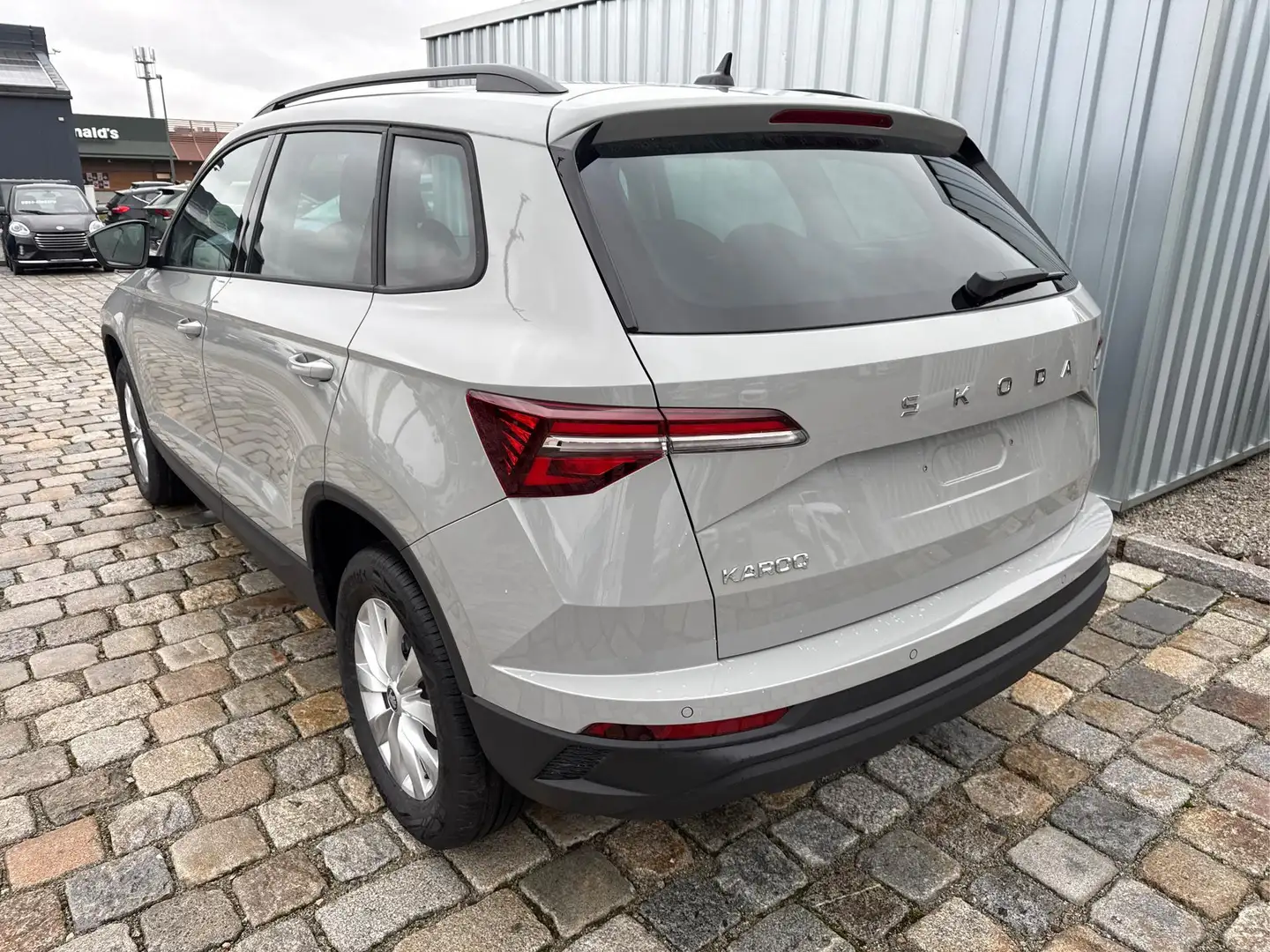 Skoda Karoq Selection 1.5 TSI 150 PS DSG 4 Jahre Garantie-A... Grau - 2