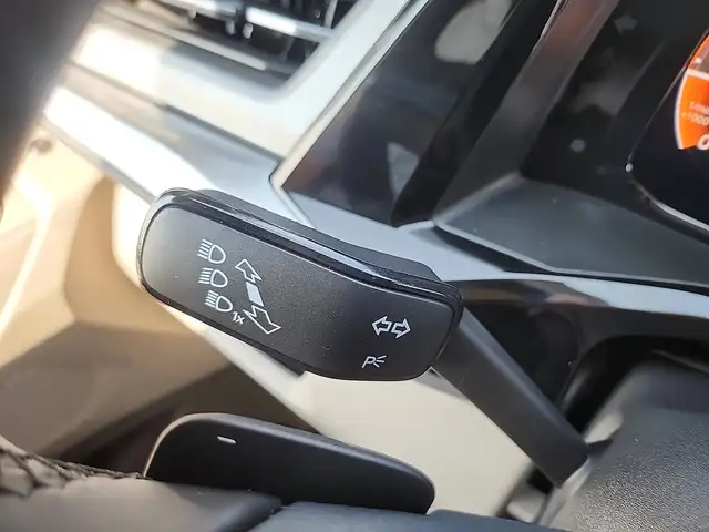 Volkswagen Multivan view 10