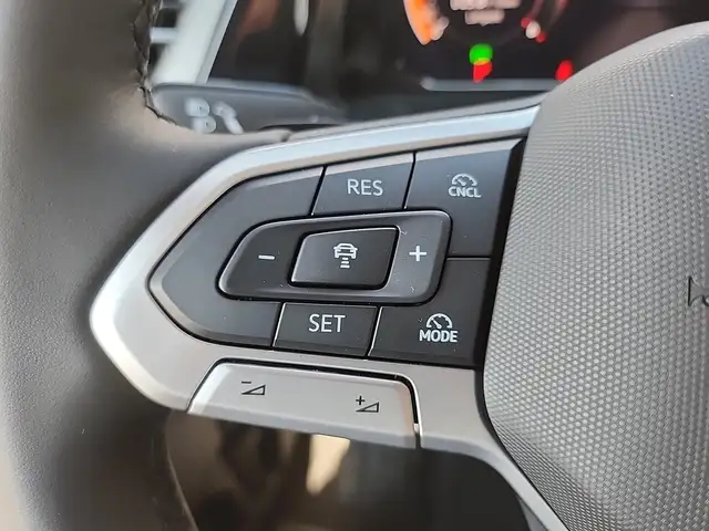 Volkswagen Multivan view 11