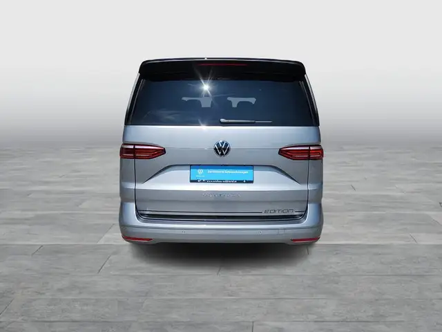 Volkswagen Multivan view 5