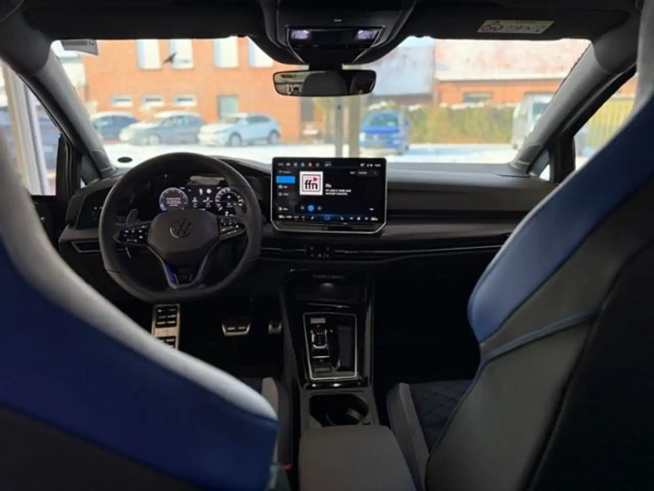 Volkswagen Golf R 2.0 TSI 4Motion | DCC | Matrix | ACC 9