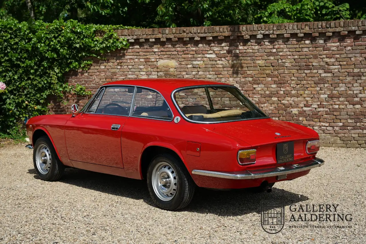 Alfa Romeo GT 1300 Junior "Unificato" Recipient of an older rest, foto 2