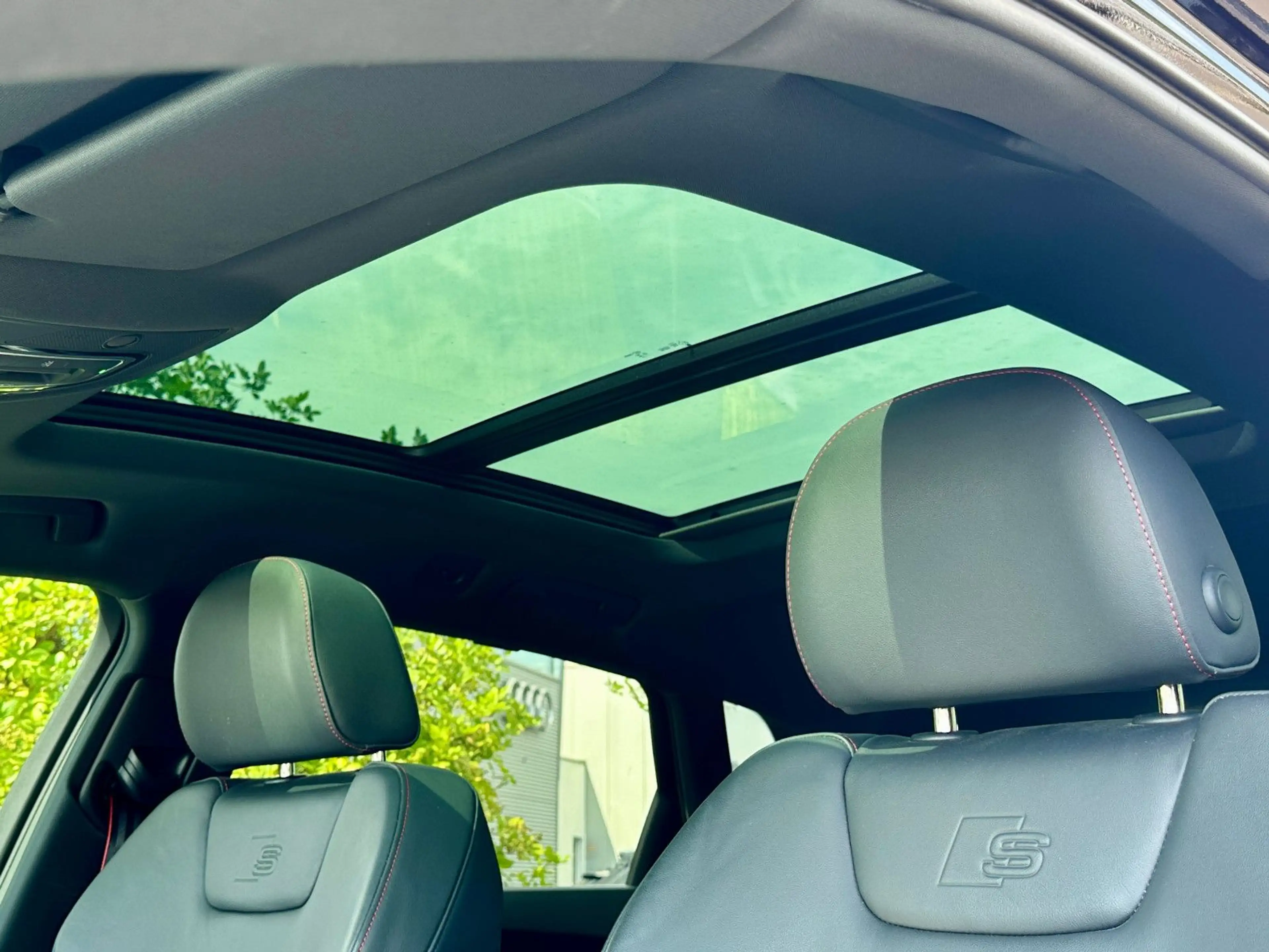 Audi Q8 e-tron 55 qu S LINE BLACK PANO B&O 360° LUFTF — photo 12
