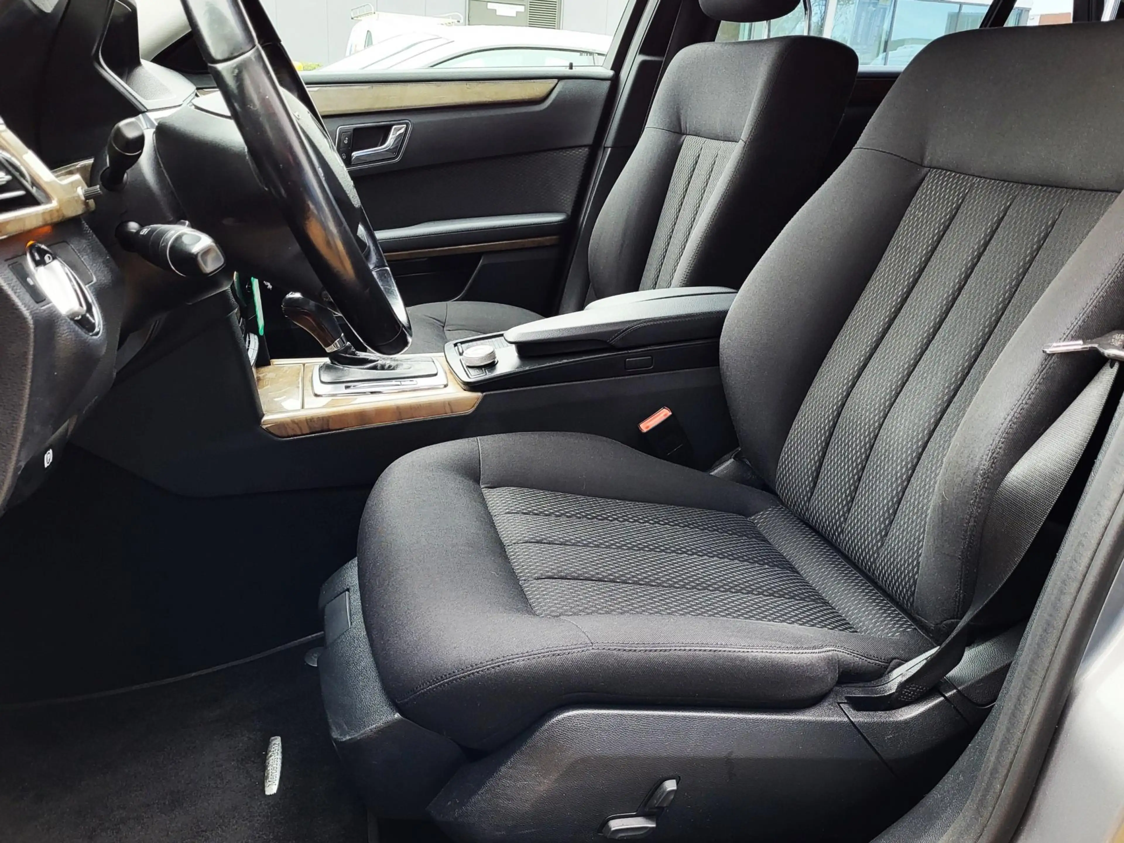 Mercedes-Benz E 250 Estate CGI Elegance / Luchtvering / ClimateControl — photo 12