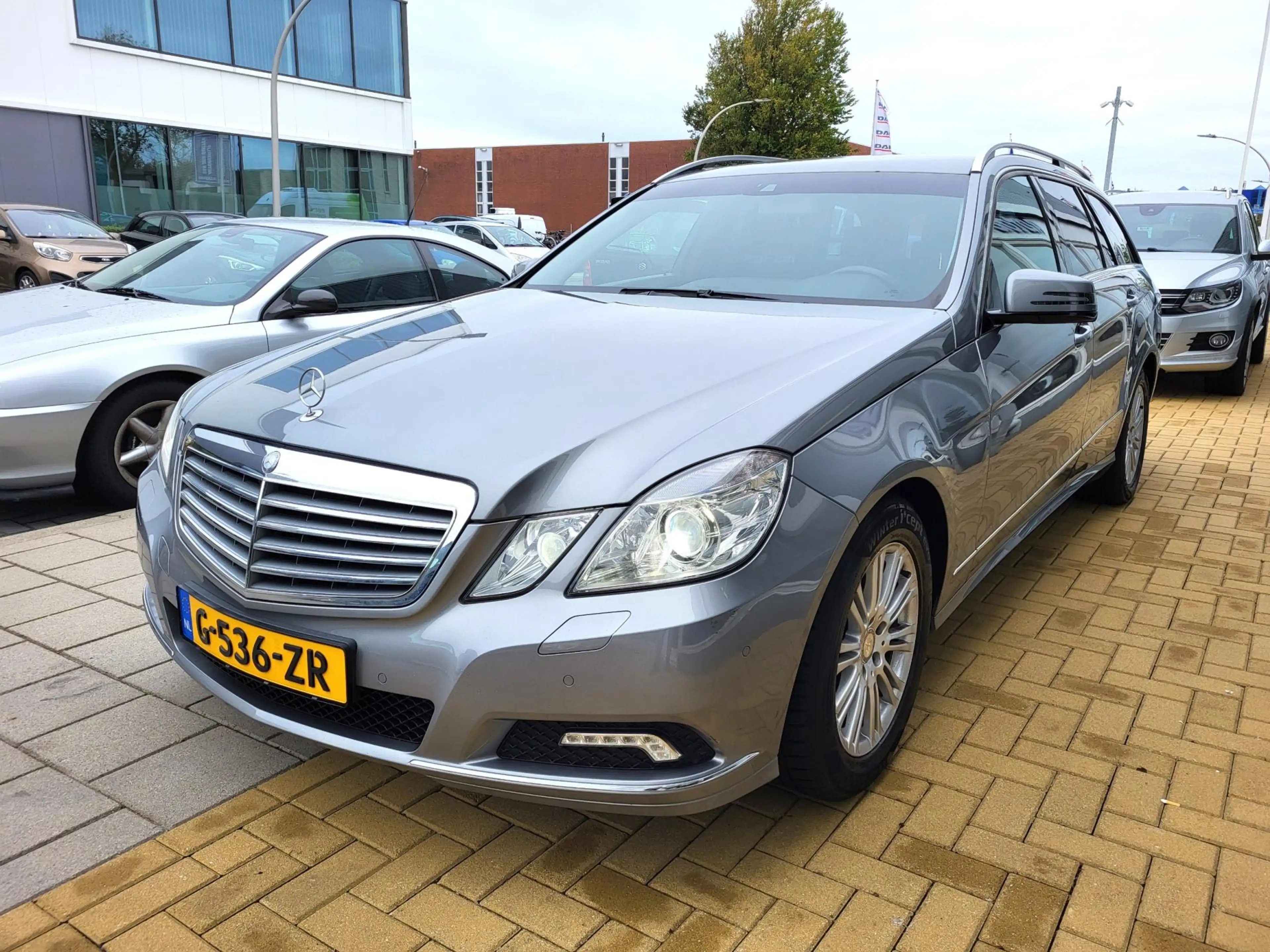 Mercedes-Benz E 250 Estate CGI Elegance / Luchtvering / ClimateControl — photo 3